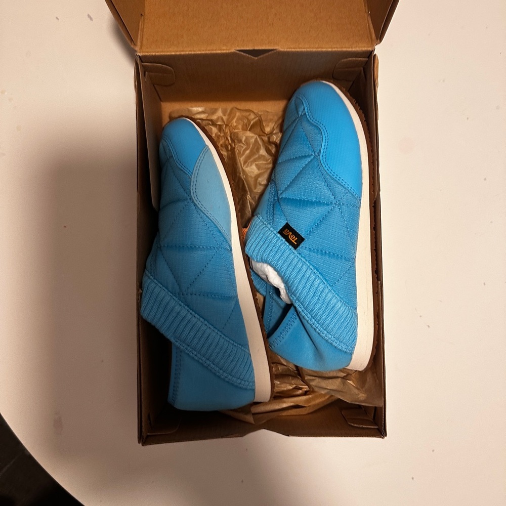 Women’s blue Teva ReEmber hybrid slip ons